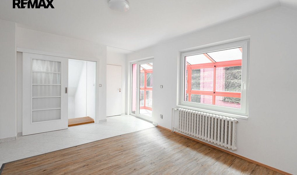 Prodej domu 300 m² s pozemkem 2 121 m², Měchenice – náhled fotky 27
