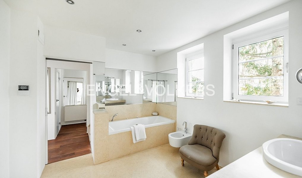 Pronájem domu 260 m² s pozemkem 629 m², Praha – náhled fotky 14