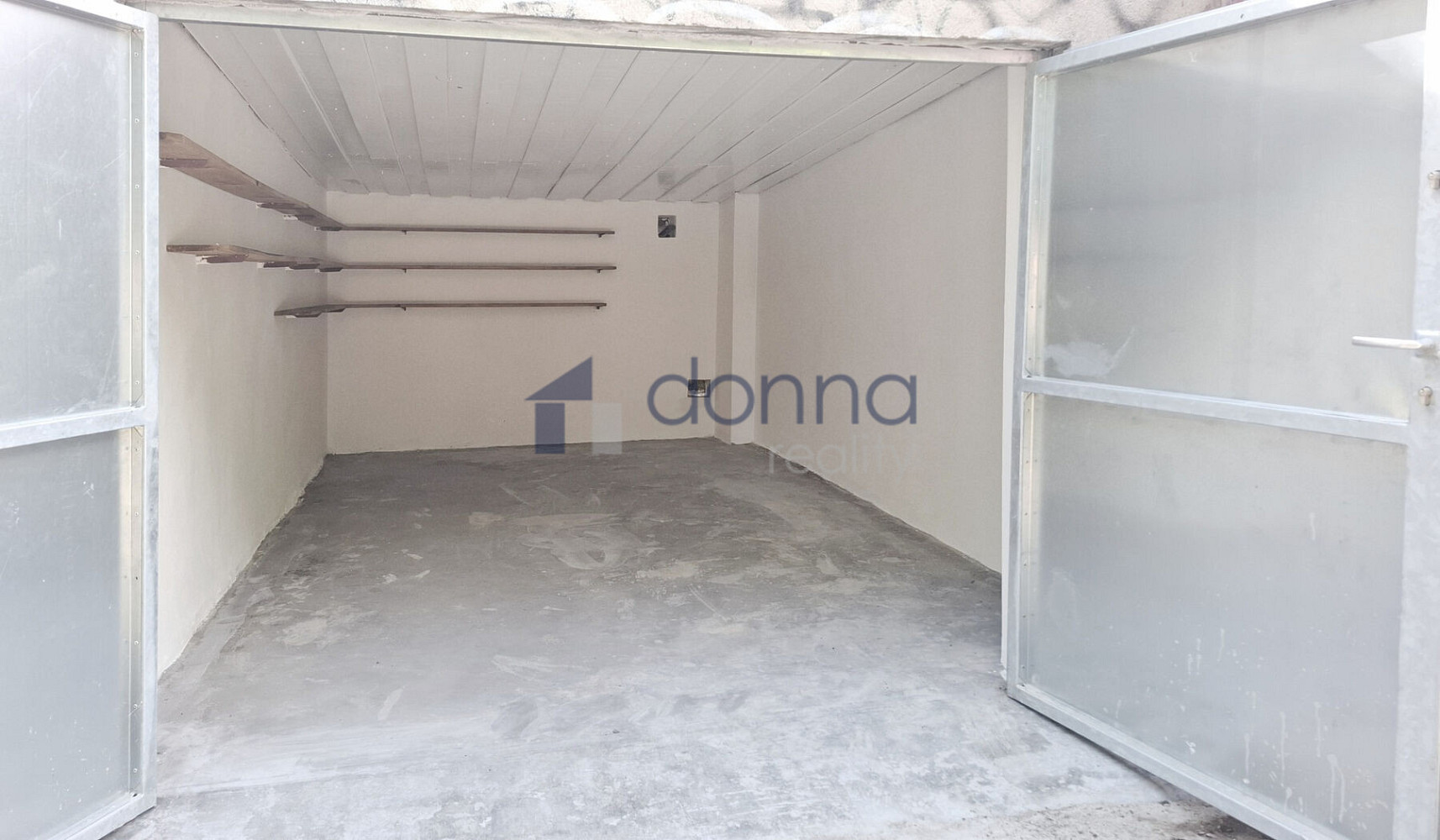 Samostatná garáž , 15m2, Praha - Záběhlice, Huťská/Zárybničná
