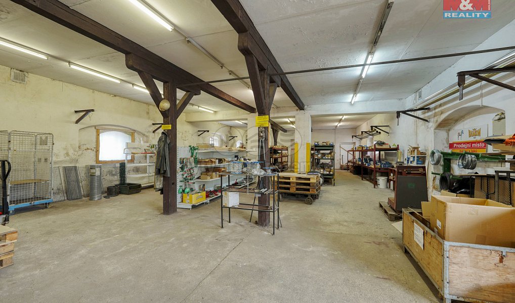Prodej výrobních prostor 1 564 m², Chodová Planá – náhled fotky 8