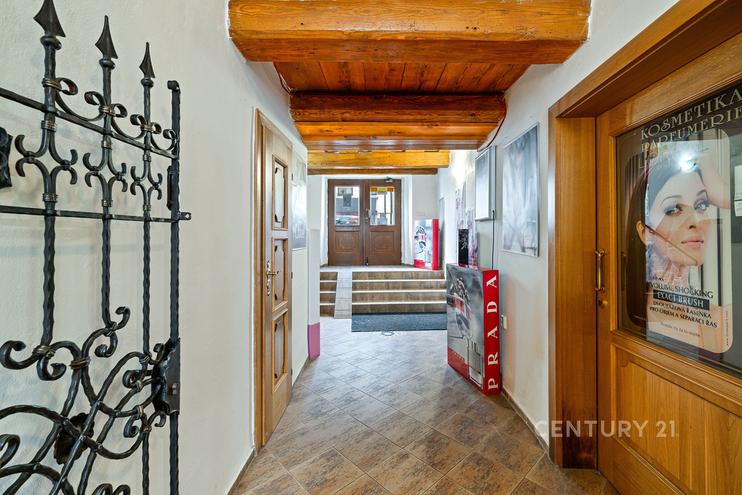 Prodej obchodních prostor 330 m²