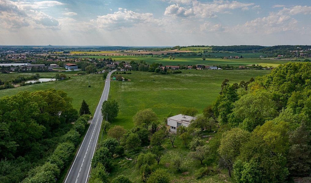 Prodej stavebního pozemku 1 236 m², Veliny – náhled fotky 3