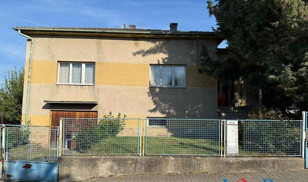 Prodej domu 250 m² s pozemkem 897 m², Církvice – náhled fotky 2