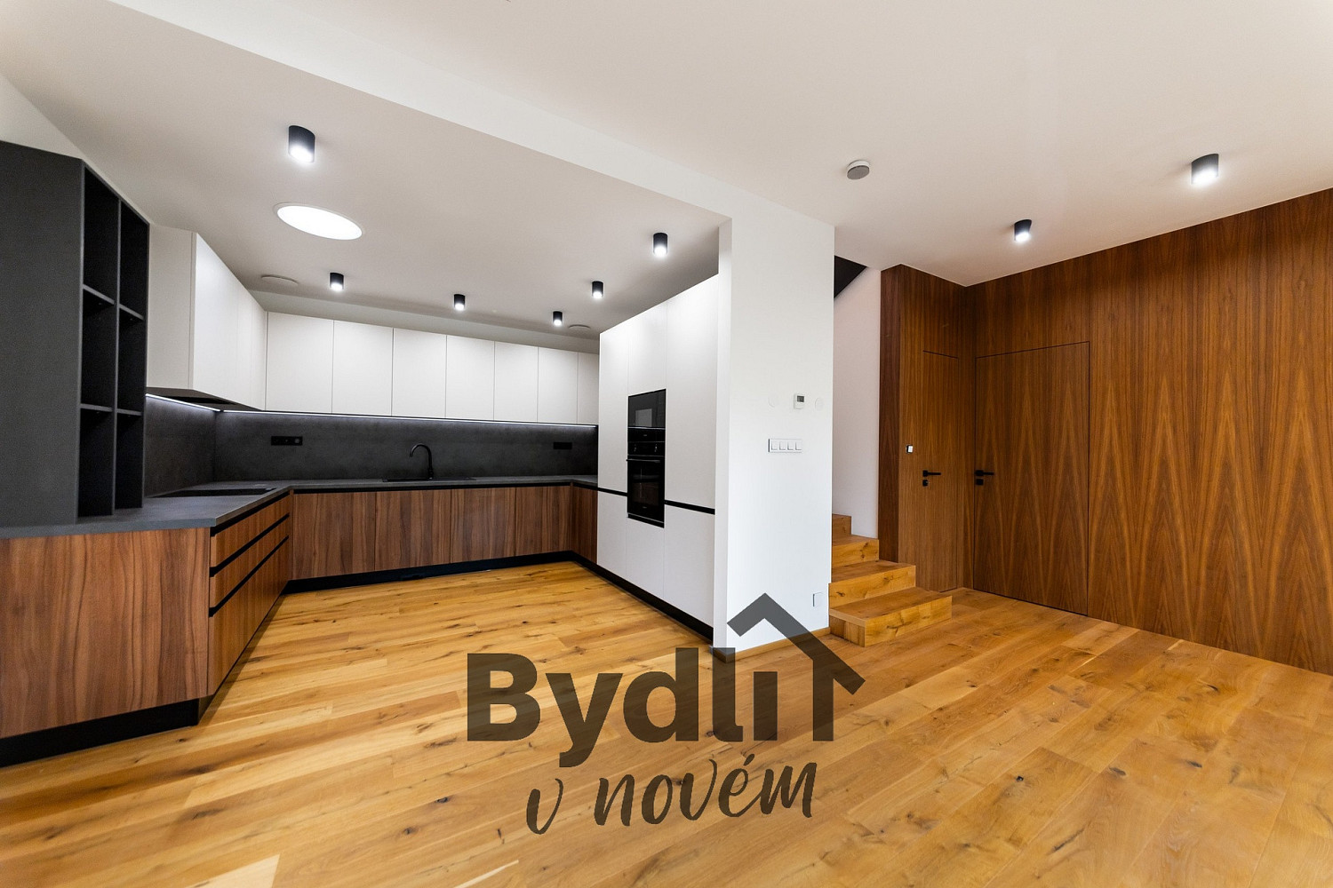 Prodej domu 184 m² s pozemkem 666 m² — photo 3