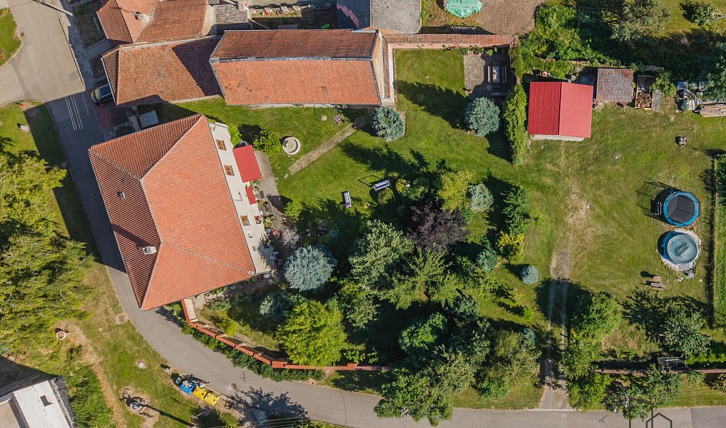 Prodej domu 292 m² s pozemkem 1 719 m², Kučerov – náhled fotky 7