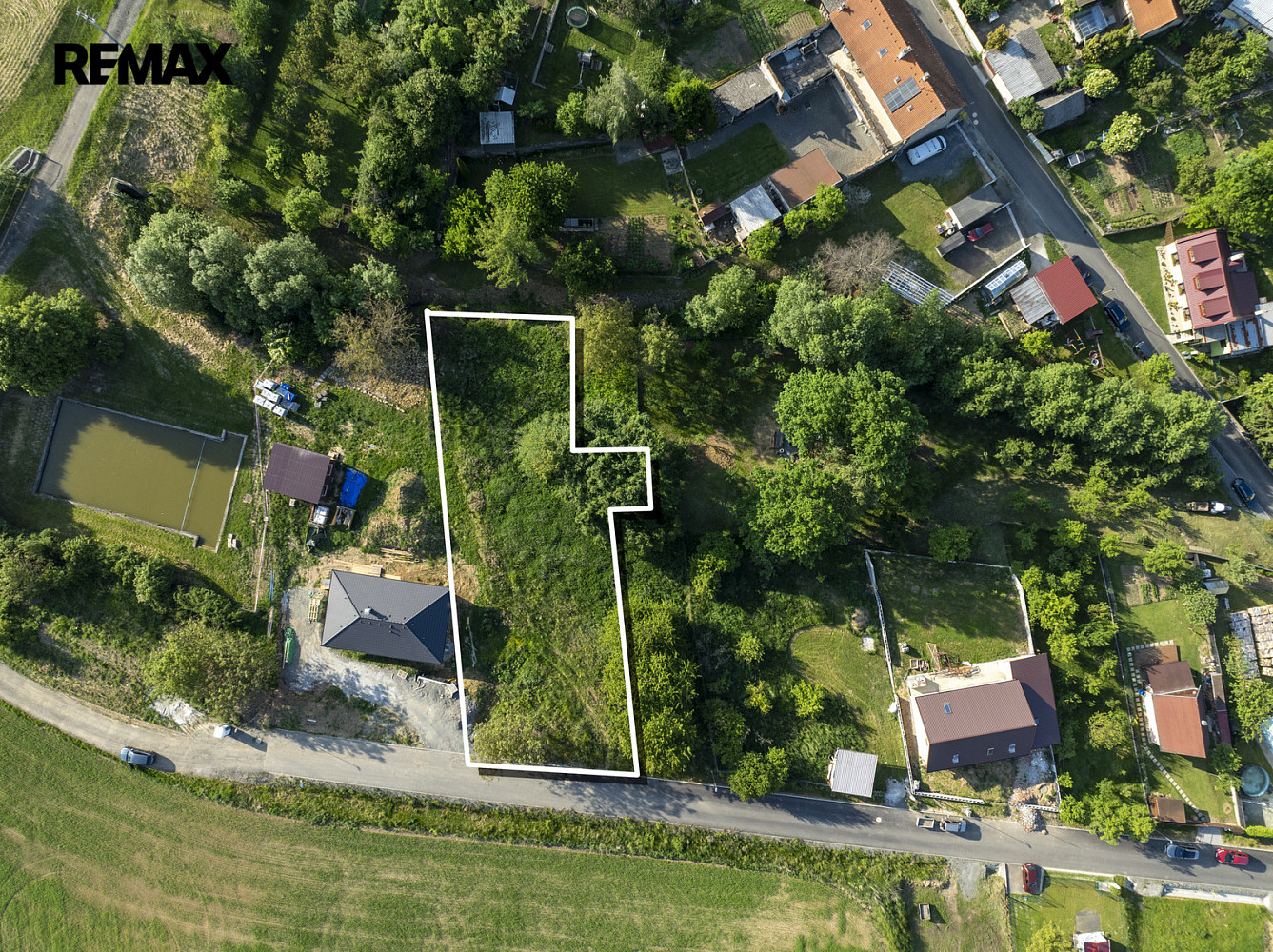 Prodej stavebního pozemku 1 100 m² — photo 2