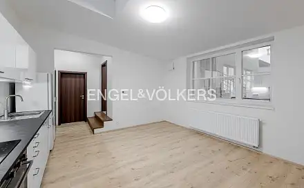 Pronájem bytu 2+kk 46 m², Sládkova, Praha 7 - Bubeneč