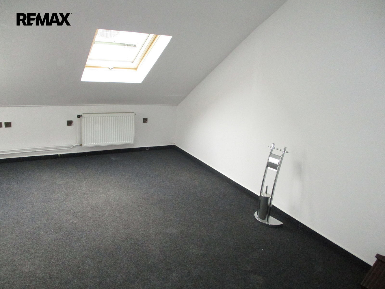 Pronájem kanceláře 17 m² – fotografie 3