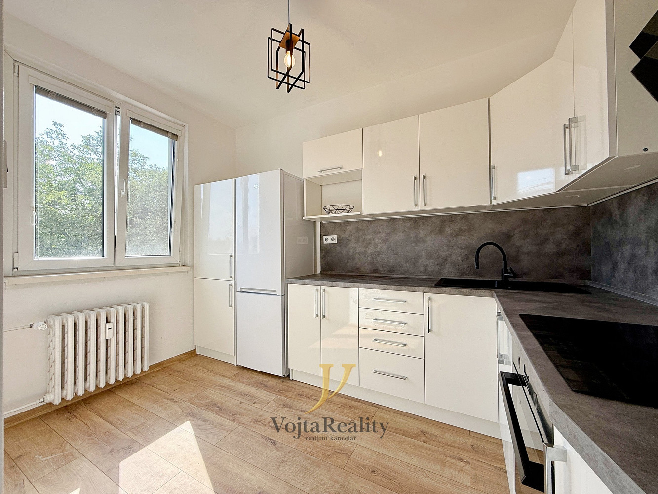 Prodej bytu 2+1 44 m² – pohled 2