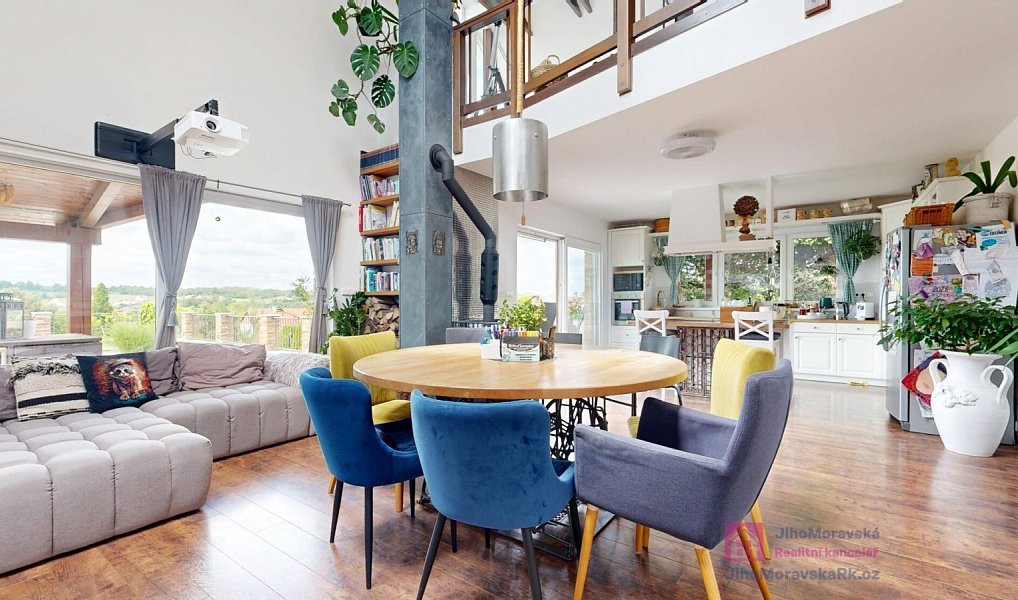 Prodej domu 252 m² s pozemkem 1 211 m², Valtice – náhled fotky 10