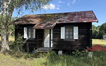 Sušice roubená dřevěná stavba srubu (5,5 x 8 m) na patkách k odvezení, Sušice, okres Klatovy
