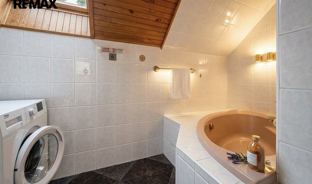 Prodej ubytovacího objektu 450 m², Vimperk – náhled fotky 12