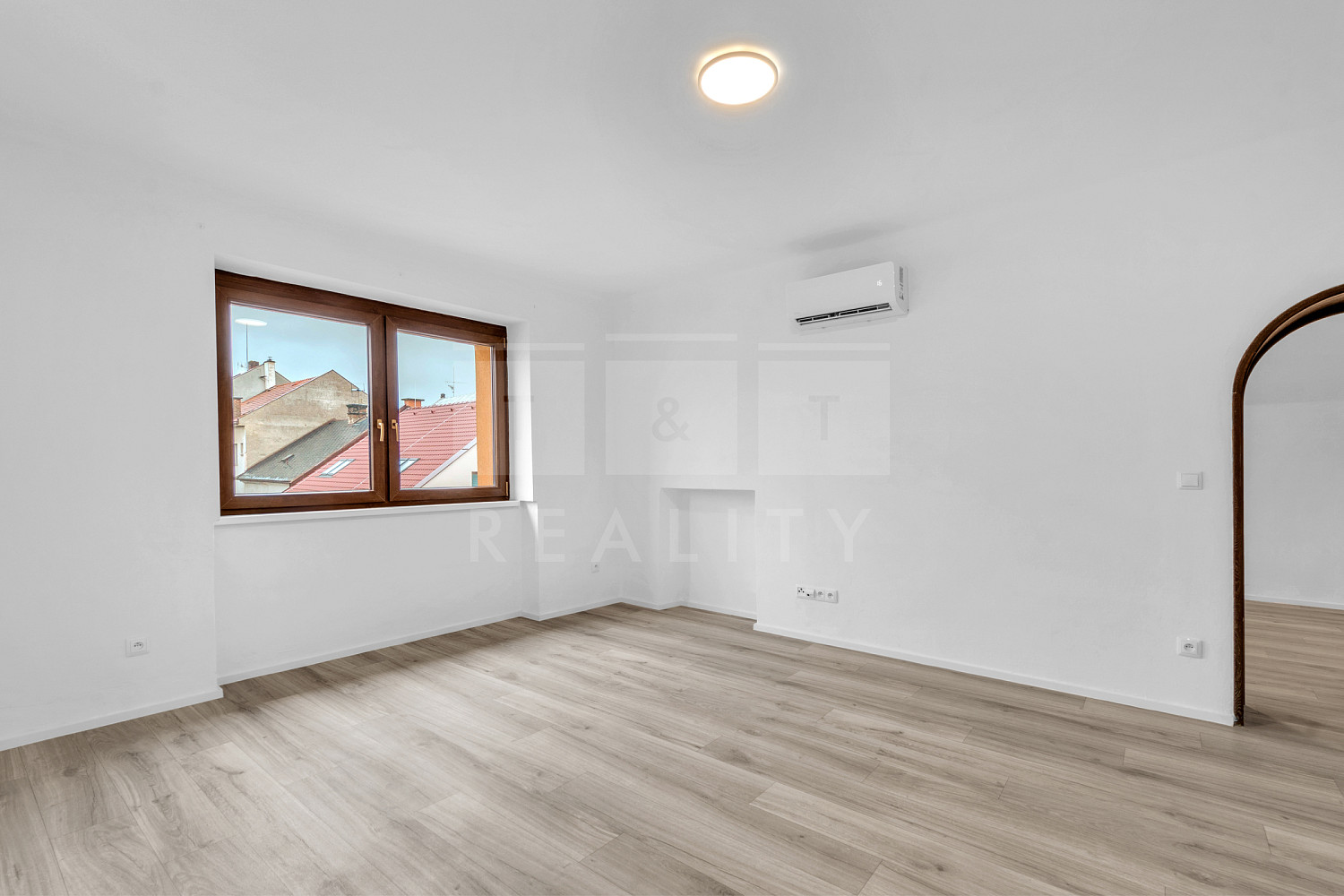 Pronájem bytu 2+1 55 m² – fotografie 3