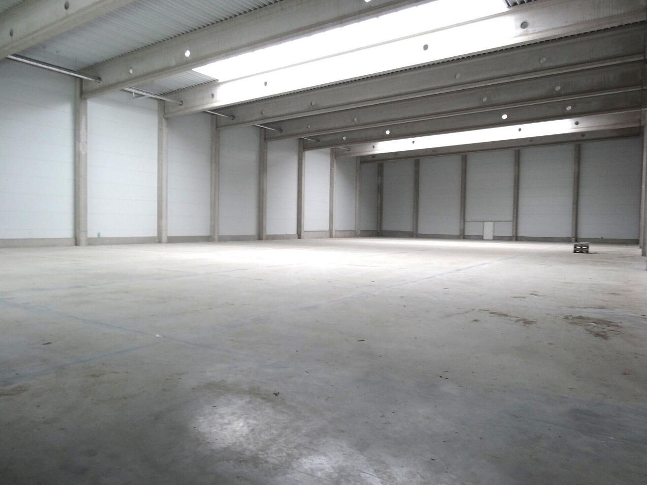 Pronájem výrobních prostor 3 600 m² – fotografie 2