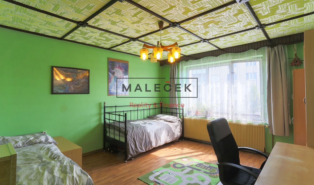 Prodej domu 325 m² s pozemkem 671 m², Nové Strašecí – náhled fotky 10