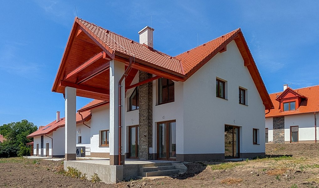 Prodej domu 246 m² s pozemkem 883 m², Peruc – náhled fotky 5