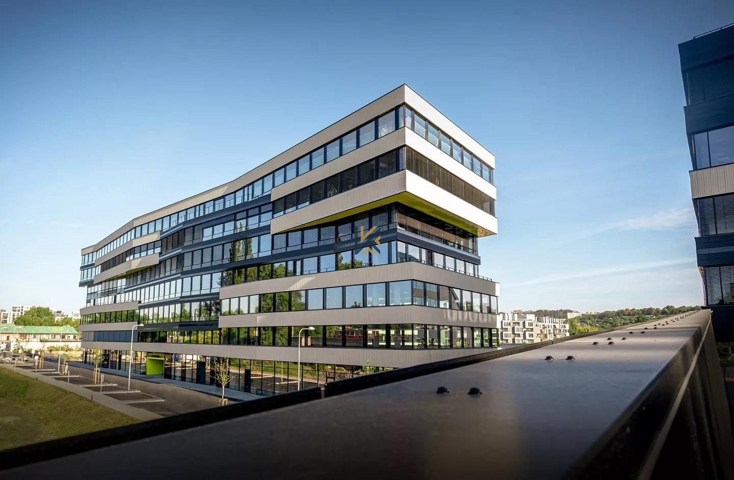 Pronájem kanceláře 420 m² – fotografie 3