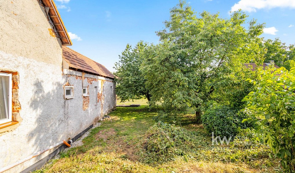 Prodej domu 181 m² s pozemkem 1 485 m², Kněževes – náhled fotky 16