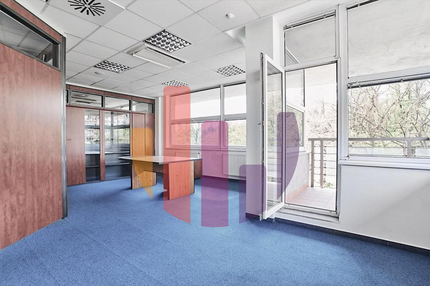 Pronájem kanceláře 194 m² — photo 3