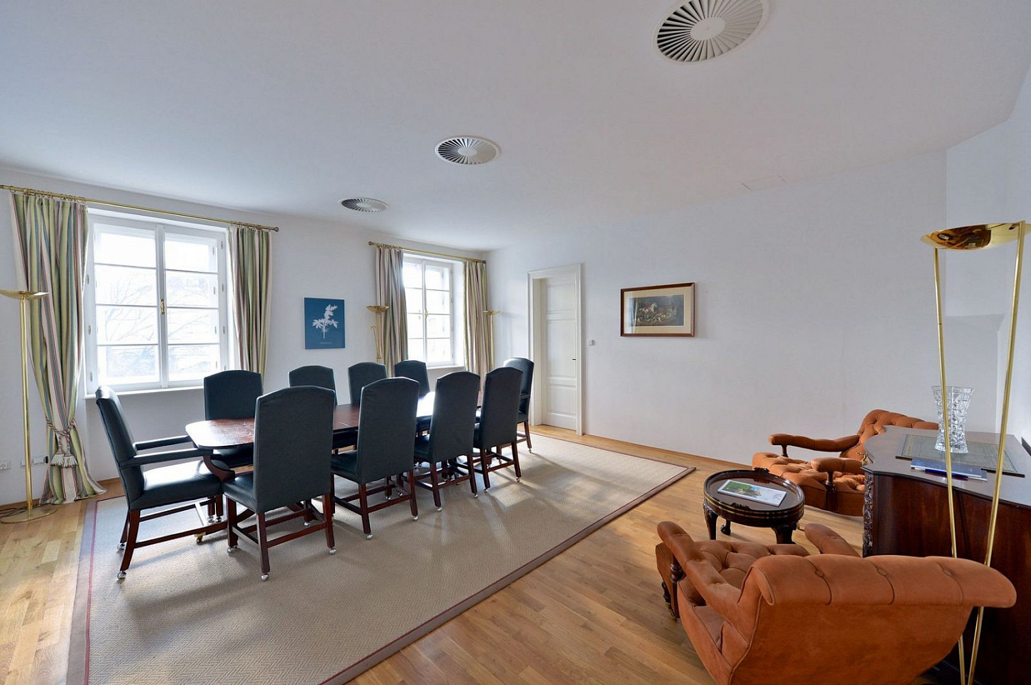 Pronájem kanceláře 256 m² – fotografie 4