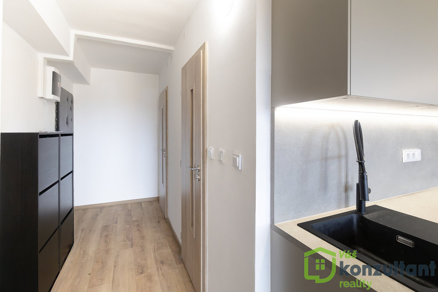 2+kk Apartment in Frýdek-Místek, Sídliště Anenská, Místek - View 5
