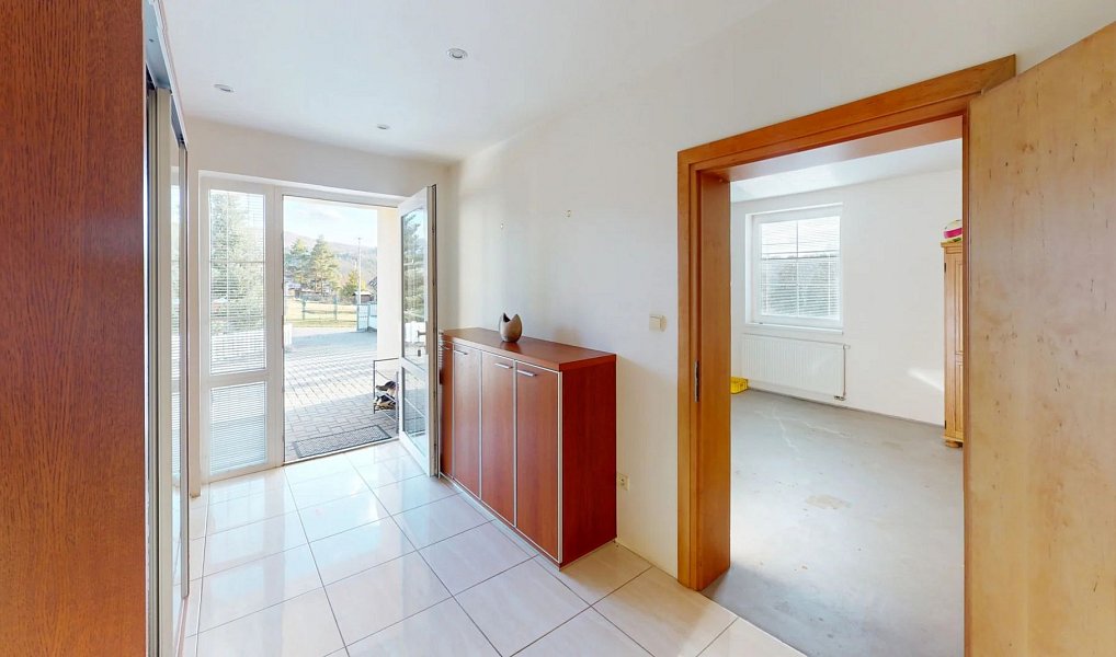 Prodej domu 424 m² s pozemkem 1 557 m², Hradištko – náhled fotky 9