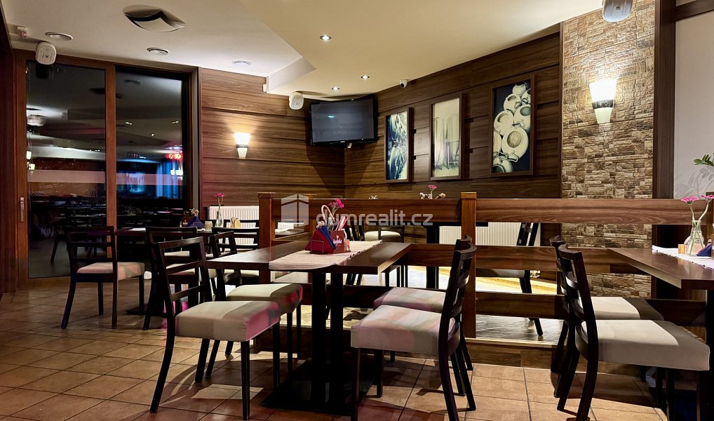 Prodej restaurace 908 m², Topolná – náhled fotky 2