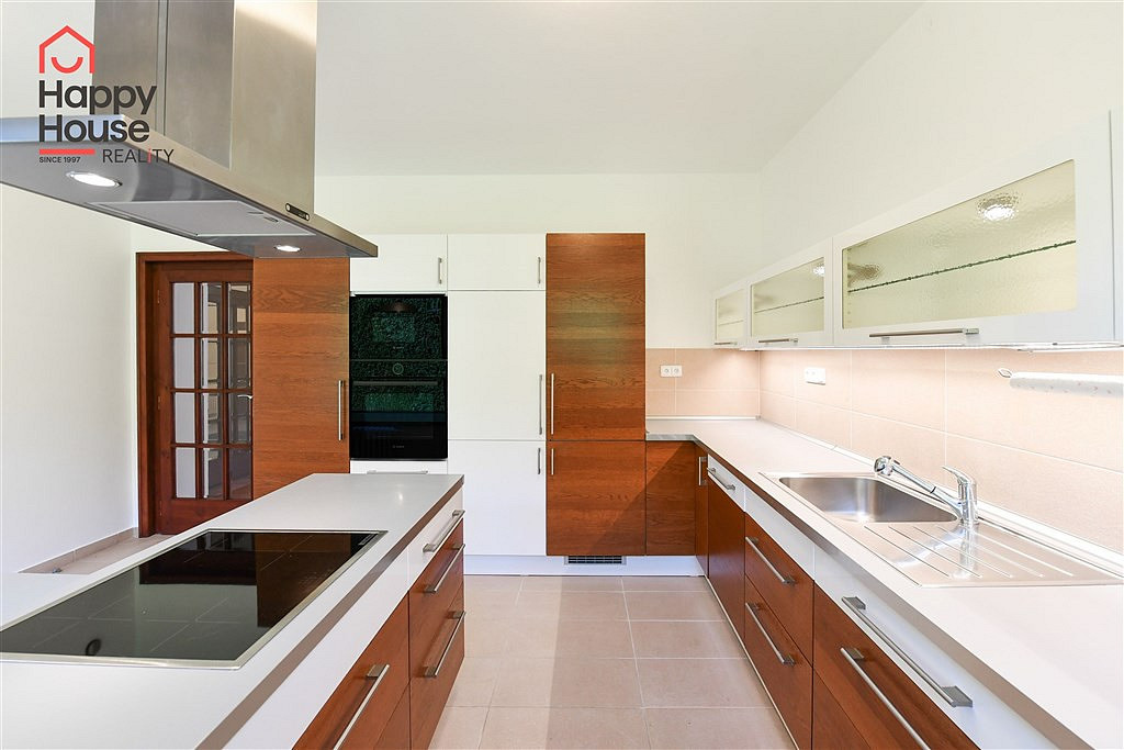Pronájem kanceláře 365 m² — photo 3