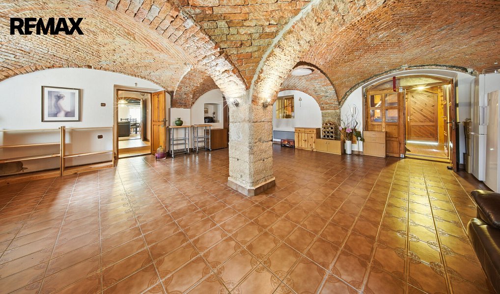 Prodej domu 556 m² s pozemkem 3 366 m², Cvikov – náhled fotky 4