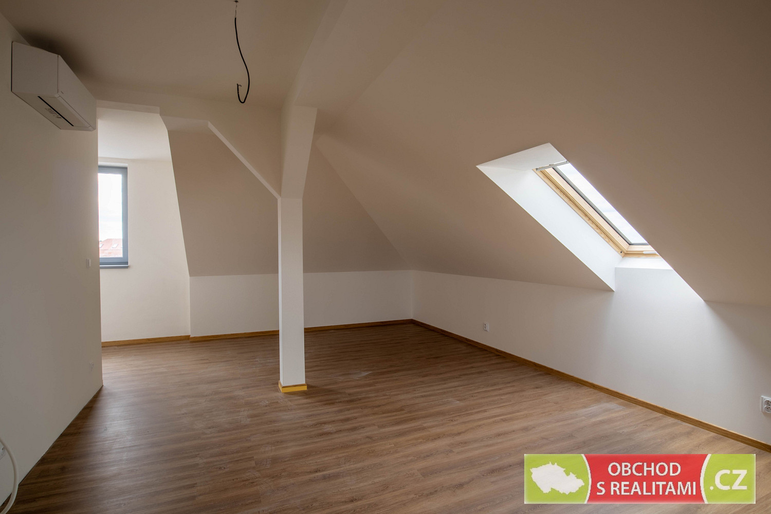 Pronájem bytu 1+kk 63 m² — photo 2