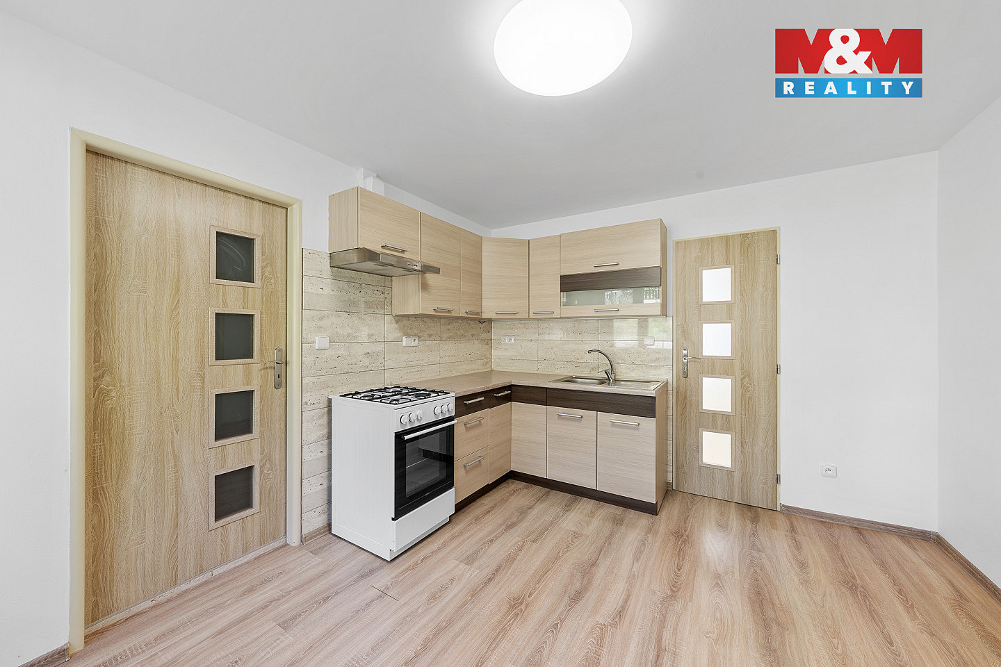 Prodej nájemního domu, činžáku 500 m² — photo 2