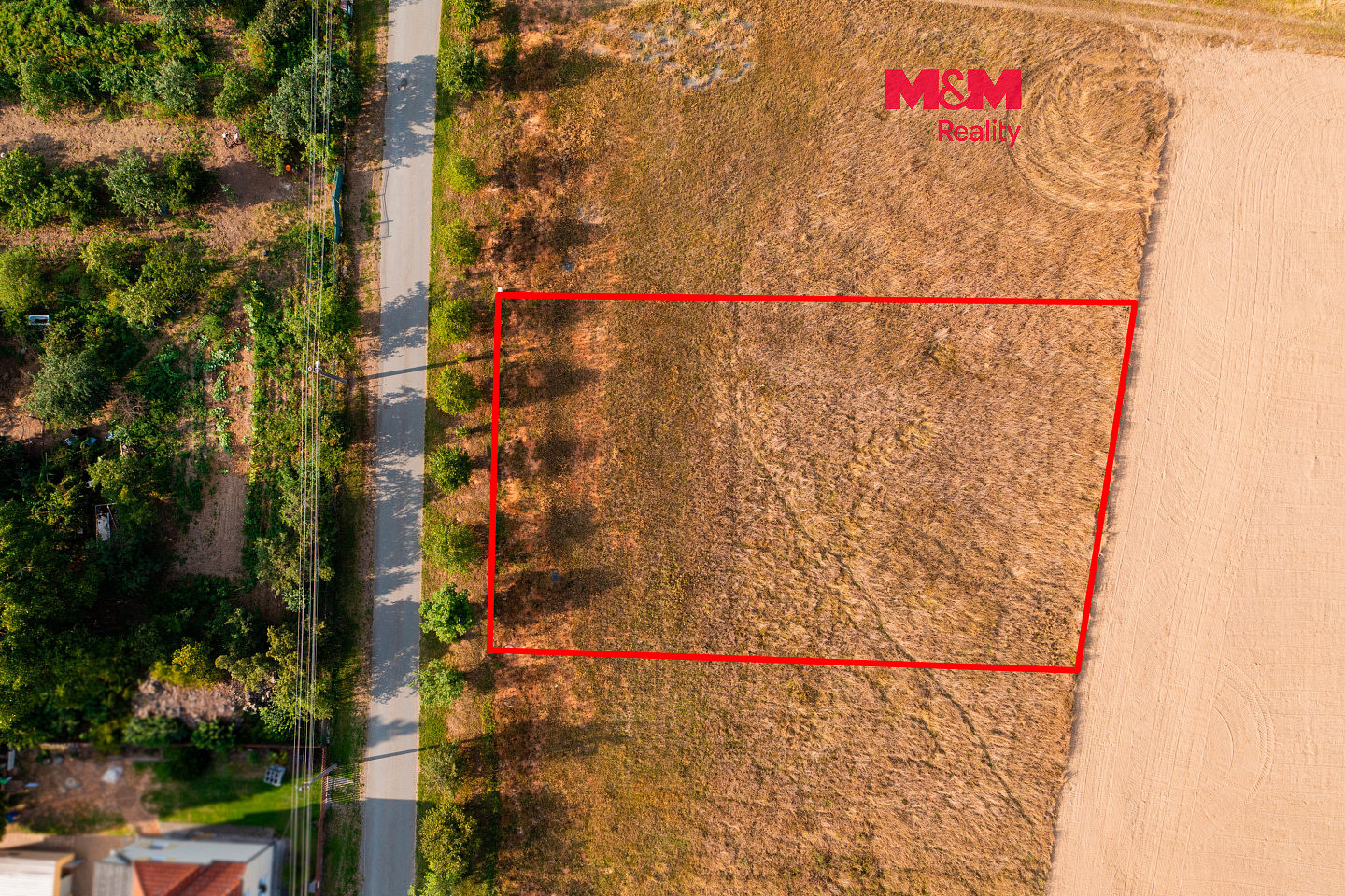 Prodej stavebního pozemku 1 090 m²