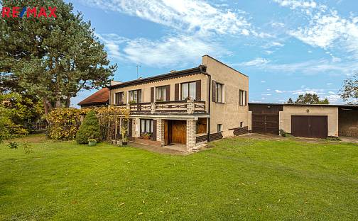 Prodej domu 307 m² s pozemkem 698 m², Zlosyň, okres Mělník
