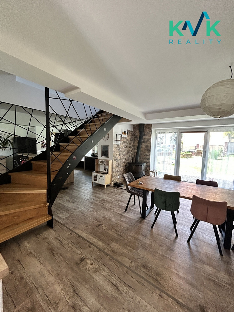 Pronájem domu 180 m² s pozemkem 134 m² — photo 3