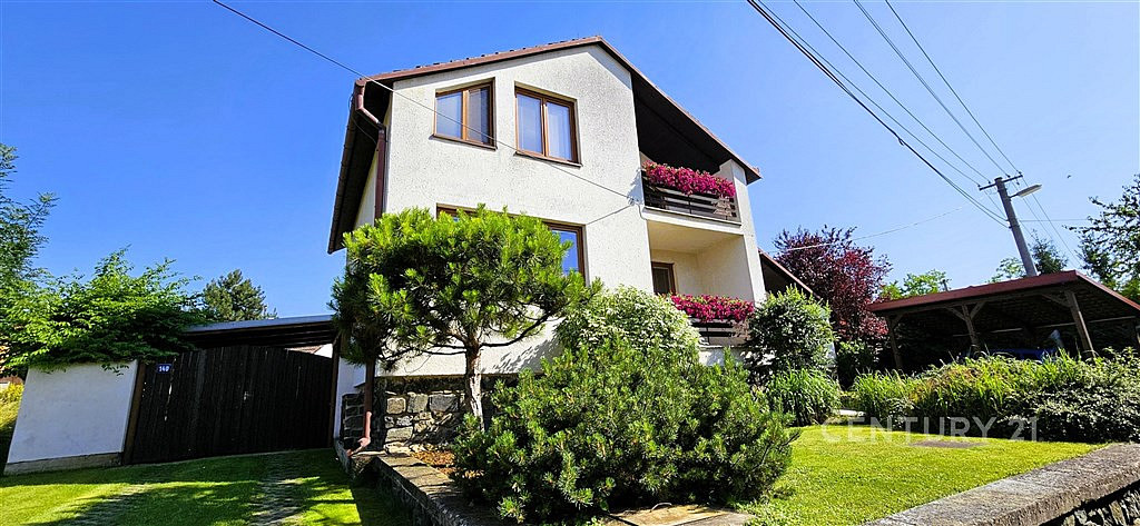 Prodej domu 200 m² s pozemkem 915 m² — photo 2