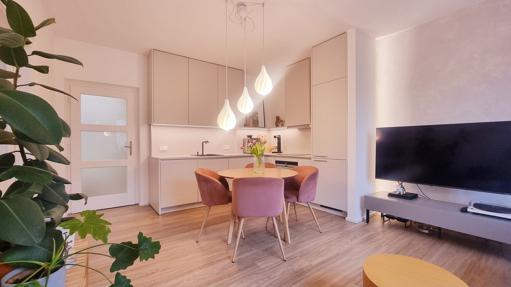 Pronájem bytu 2+kk 62 m² — photo 3
