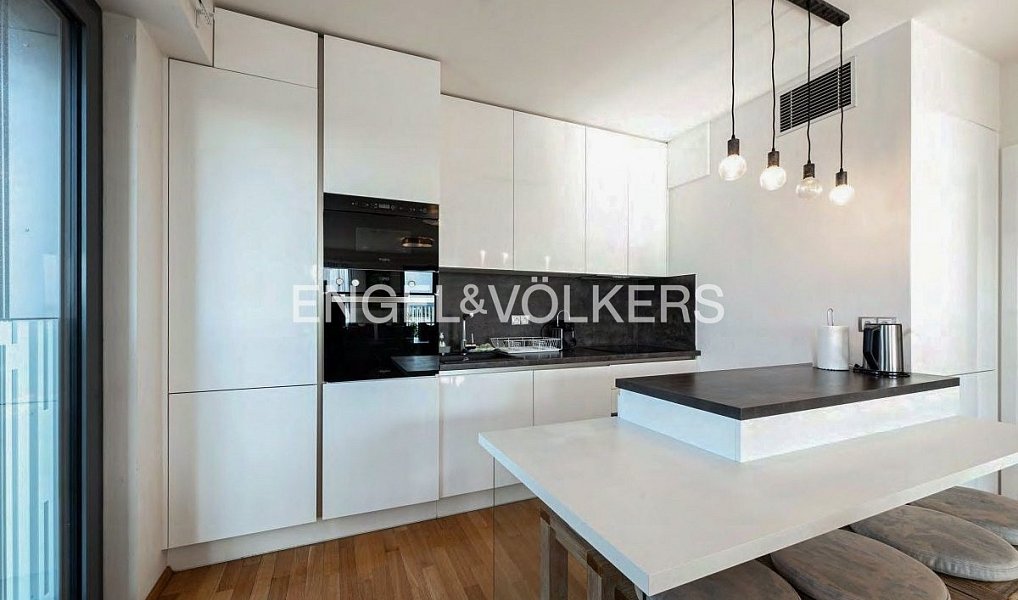 Pronájem bytu 4+kk 132 m², Praha – náhled fotky 2