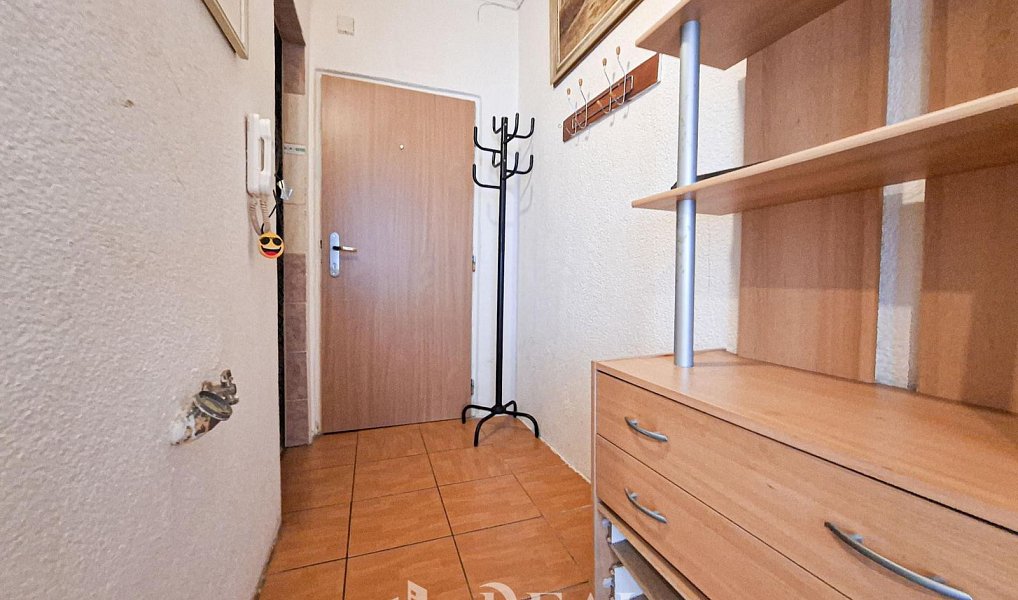 Pronájem bytu 1+kk 20 m², Chomutov – náhled fotky 5