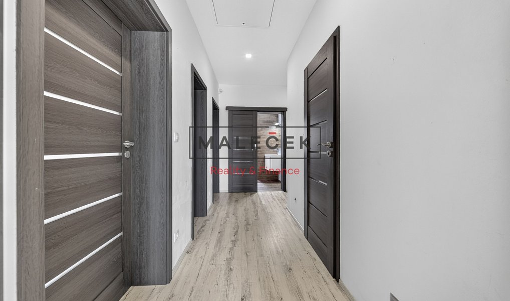 Prodej domu 154 m² s pozemkem 1 277 m², Hostouň – náhled fotky 17