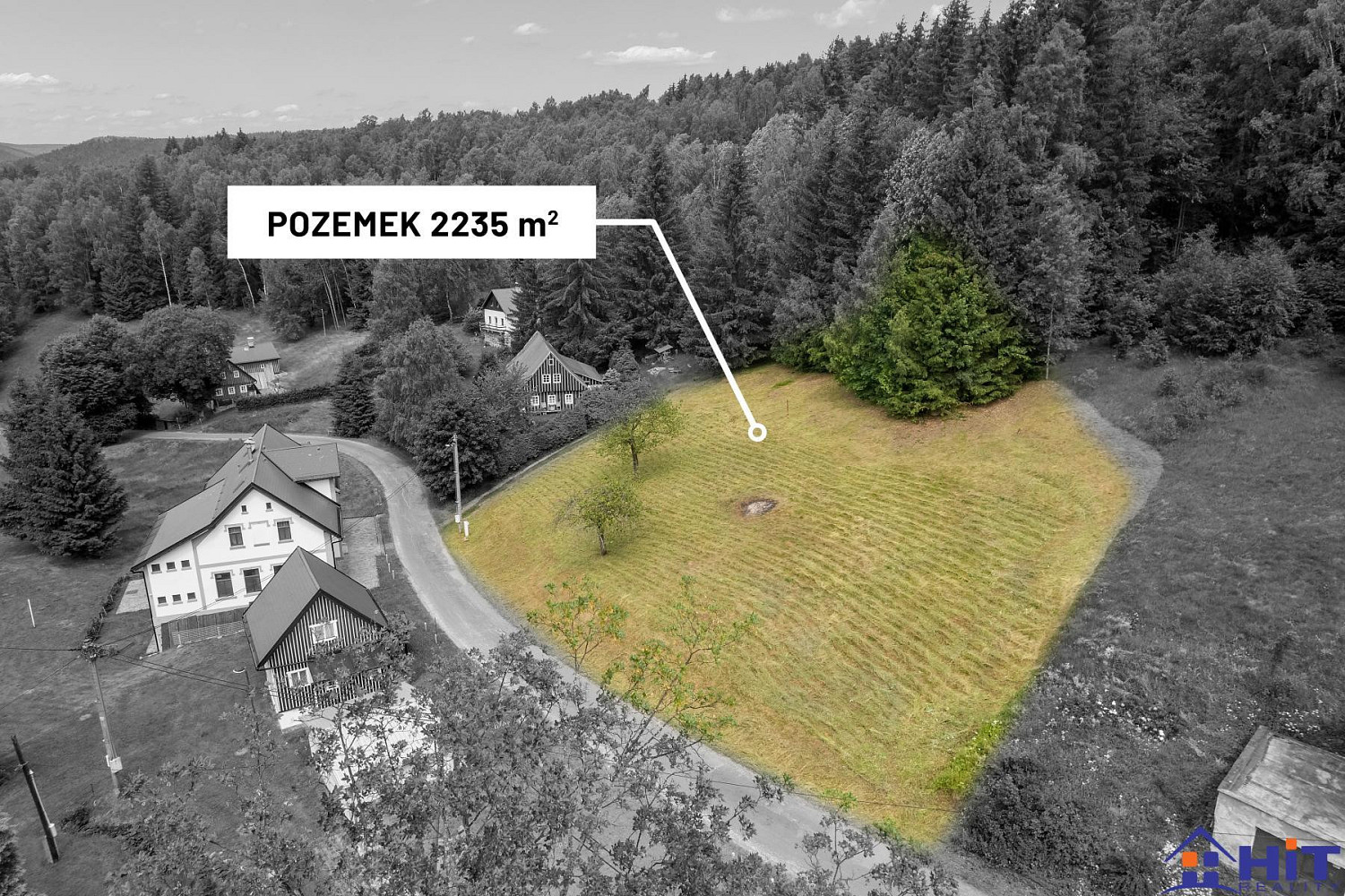 Prodej stavebního pozemku 2 235 m² — photo 2