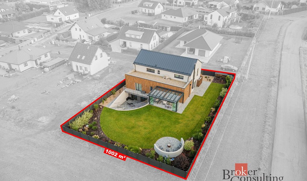 Prodej domu 333 m² s pozemkem 1 002 m², Šimonovice – náhled fotky 2