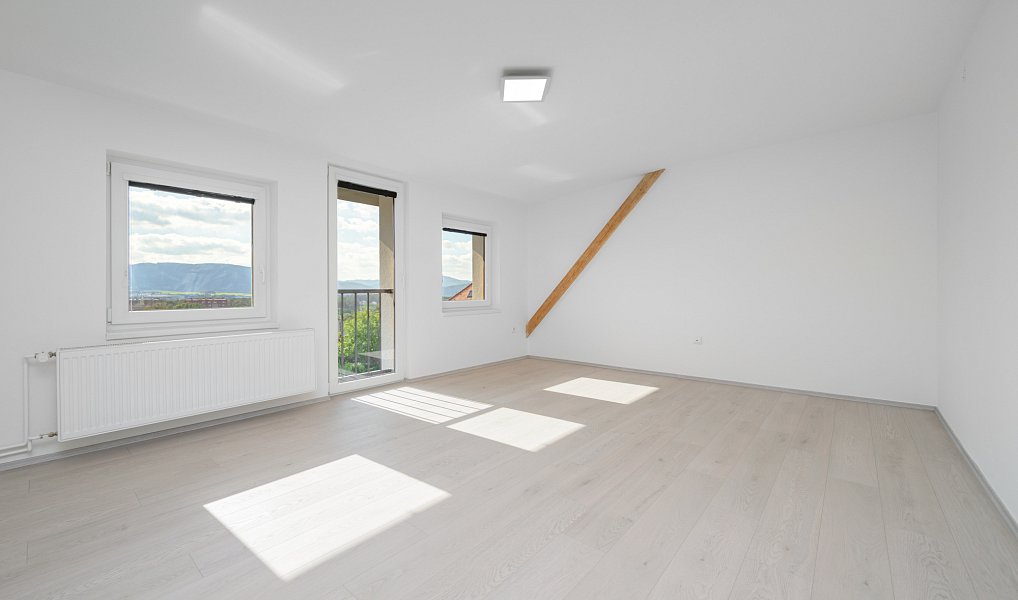 Pronájem bytu 4+1 77 m², Liberec – náhled fotky 5