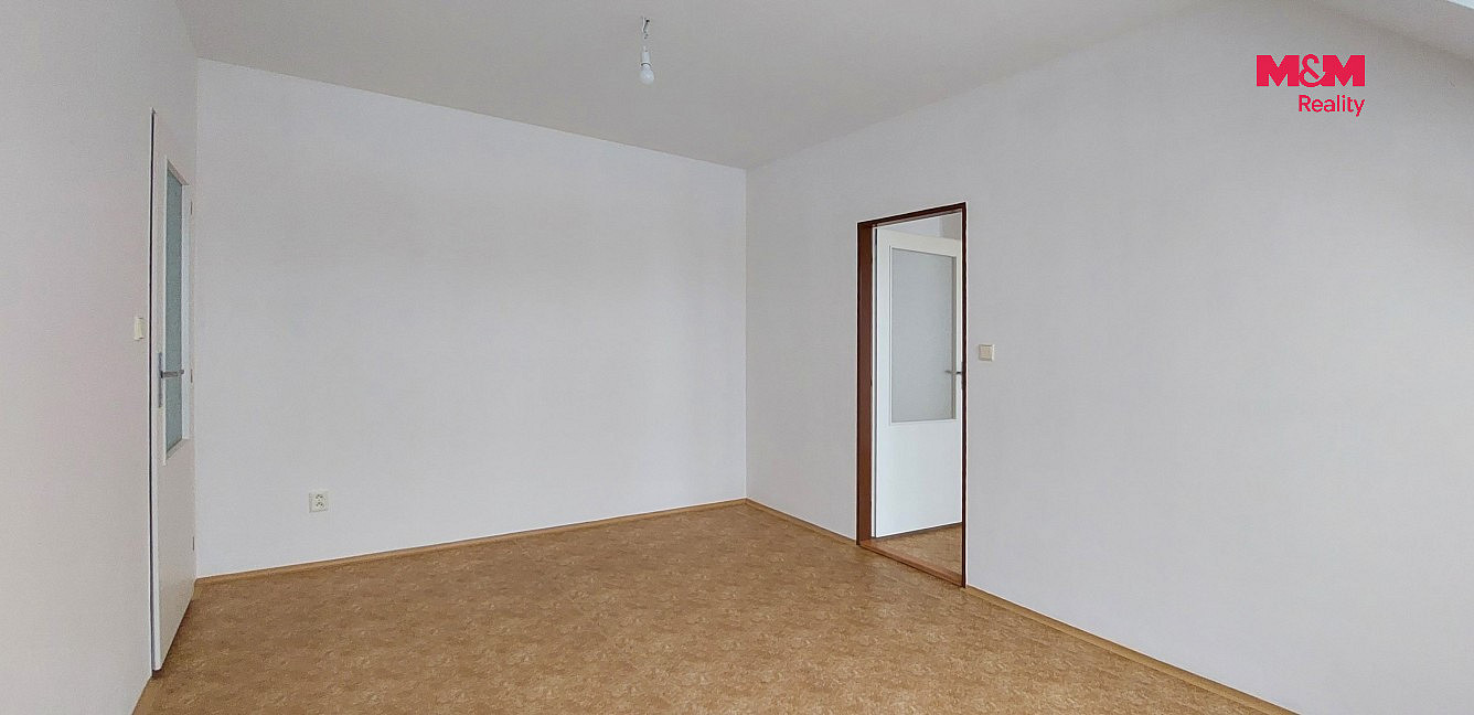 Pronájem bytu 2+1 42 m² – fotografie 3