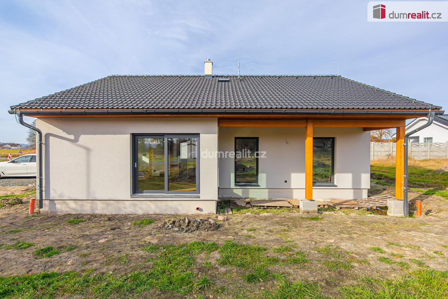 Prodej domu 90 m² s pozemkem 909 m² — photo 2