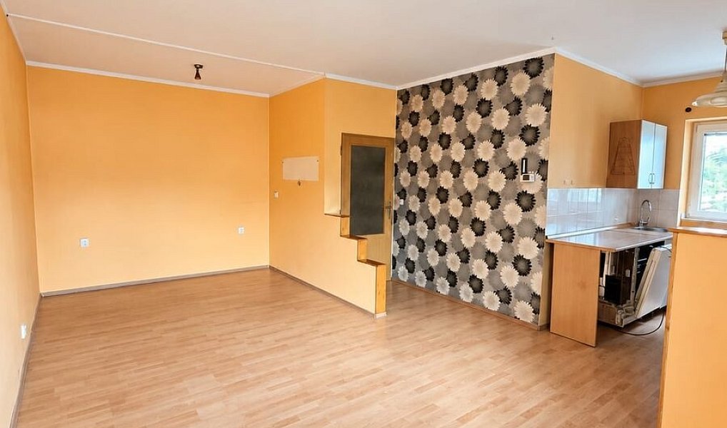 Pronájem bytu 1+kk 30 m², Bílina – náhled fotky 2