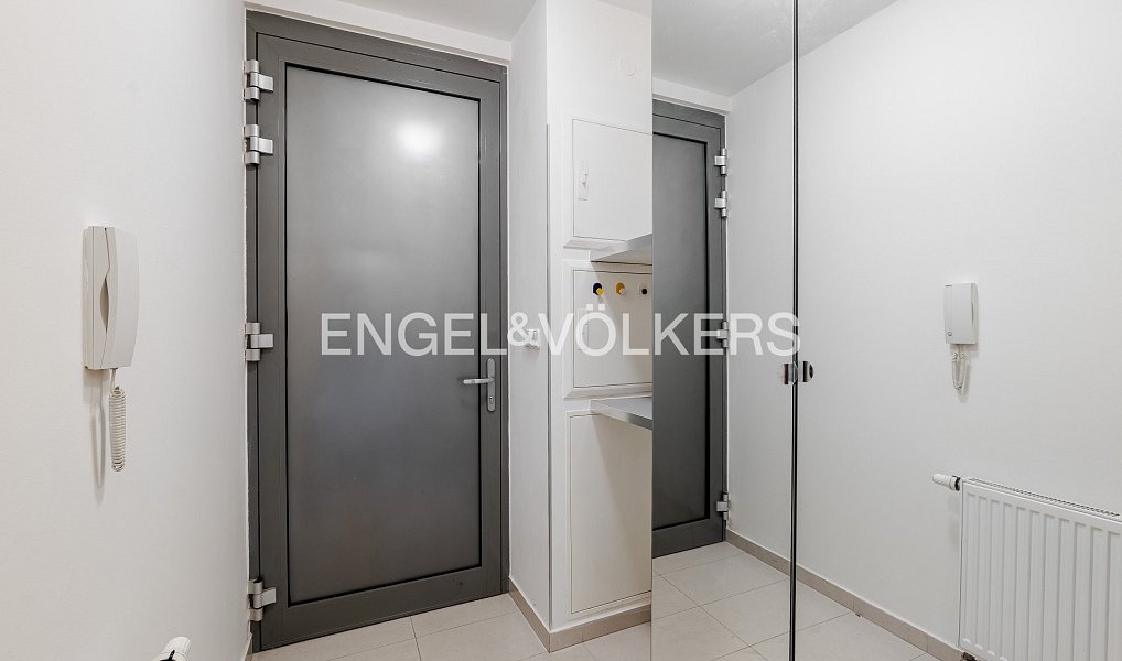 Pronájem bytu 2+kk 57 m², Praha – náhled fotky 9