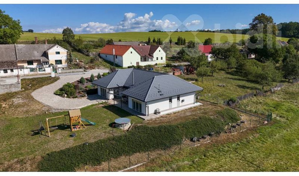 Prodej domu 201 m² s pozemkem 2 591 m², Kamenný Újezd – náhled fotky 3