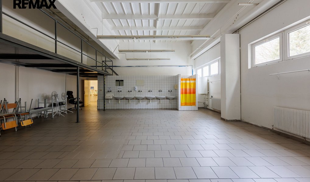 Pronájem skladovacích prostor 2 489 m², Chodová Planá – náhled fotky 14