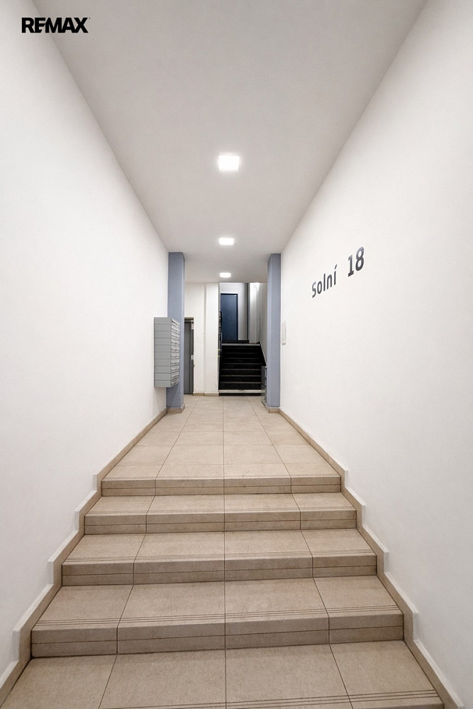 Pronájem obchodních prostor 183 m² - Więcej