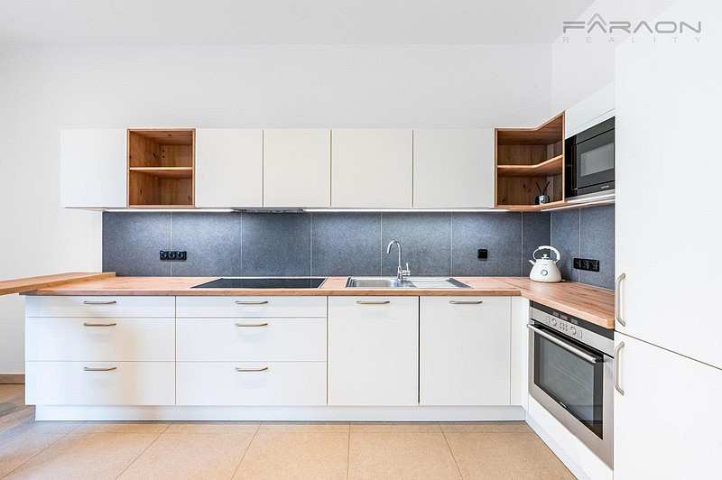 Pronájem bytu 2+kk 72 m² – fotografie 4